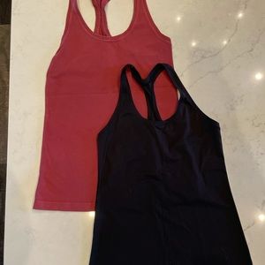 Black lululemon tank. Used condition.